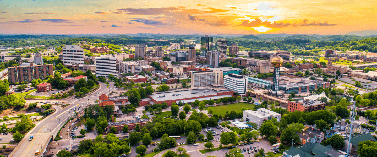 Knoxville, Tennessee - vista aérea al atardecer